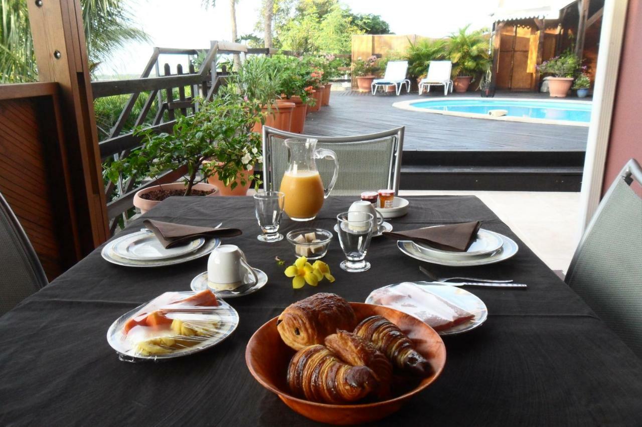 Chez Sonia Et Franck Bed & Breakfast Étang-Salé les Bains Екстериор снимка
